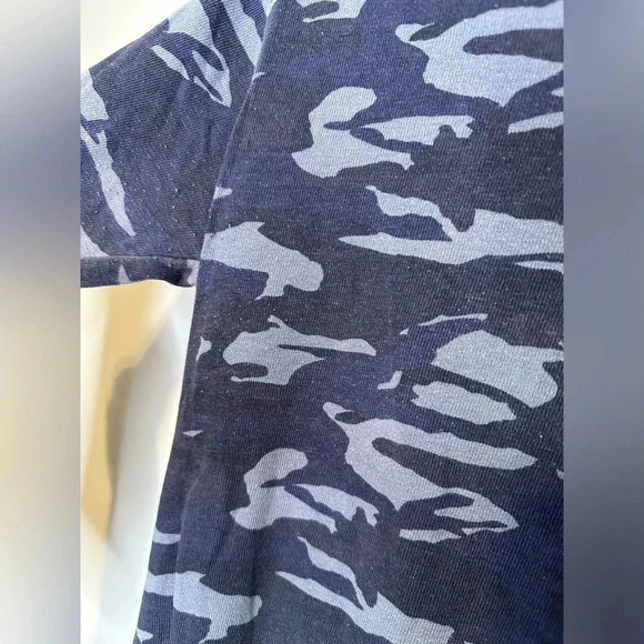 Monrow Distressed Blue Camo Crewneck Sweatshirt Size M - Picture 5 of 7